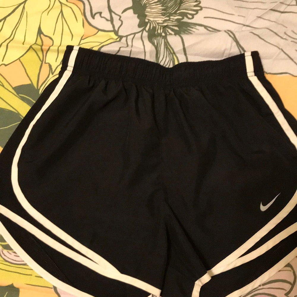Black nike shorts